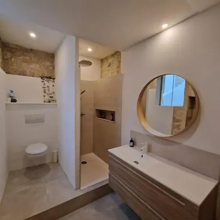Apartamento Le Saint Baudile 80m2 Centre Ville, Parking, Vue Sur Eglise *