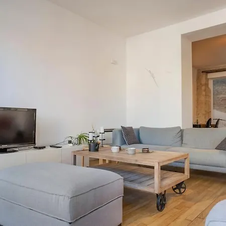 Apartamento Le Saint Baudile 80m2 Centre Ville, Parking, Vue Sur Eglise