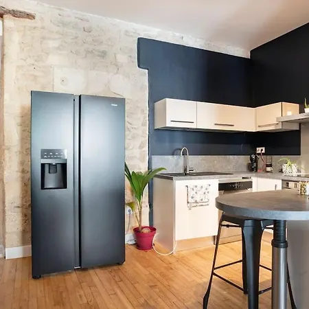 Apartamento Le Saint Baudile 80m2 Centre Ville, Parking, Vue Sur Eglise *