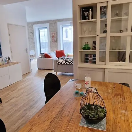 Le Saint Baudile 80m2 Centre Ville, Parking, Vue Sur Eglise *