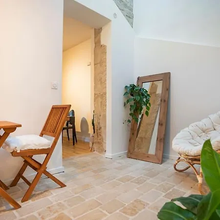 Le Saint Baudile 80m2 Centre Ville, Parking, Vue Sur Eglise Apartamento *