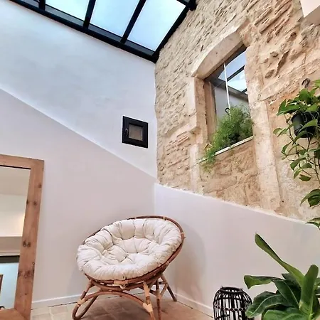 Le Saint Baudile 80m2 Centre Ville, Parking, Vue Sur Eglise Apartamento Nimes